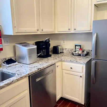 3 Bed 2 Bath House, Quiet & Downtown Smart Tvs In All Rooms, Whole House To Yourself Havelock Exterior photo