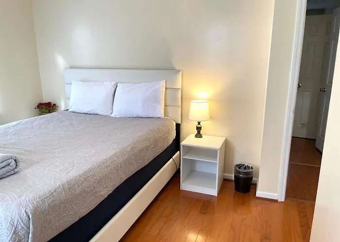 3 Bed 2 Bath House, Quiet & Downtown Smart Tvs In All Rooms, Whole House To Yourself