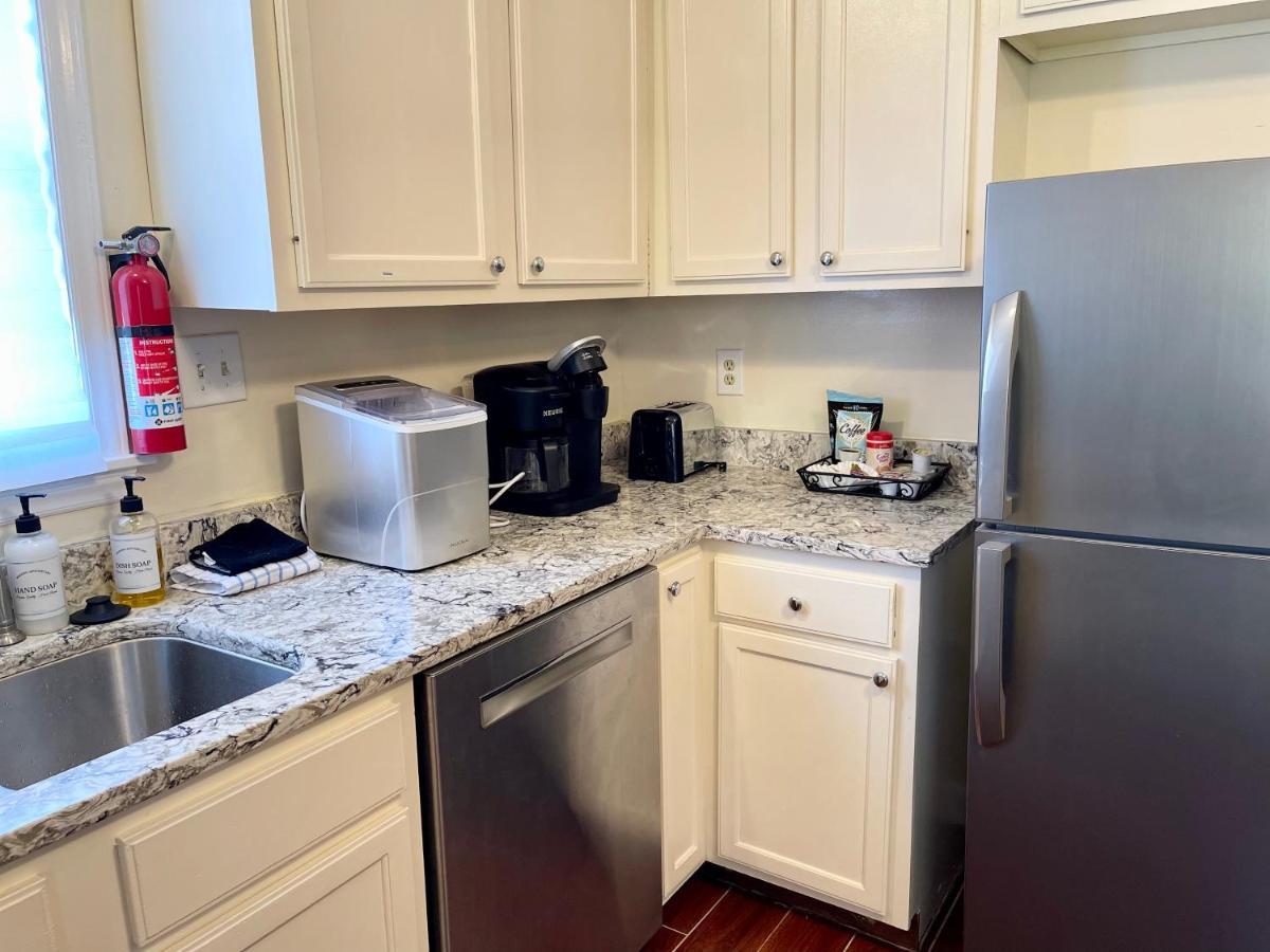 3 Bed 2 Bath House, Quiet & Downtown Smart Tvs In Rooms, Whole House To Yourself Havelock