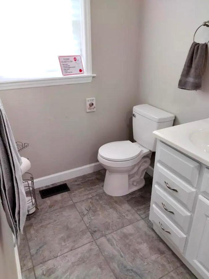3 Bed 2 Bath House, Quiet & Downtown Smart Tvs In Rooms, Whole House To Yourself *
